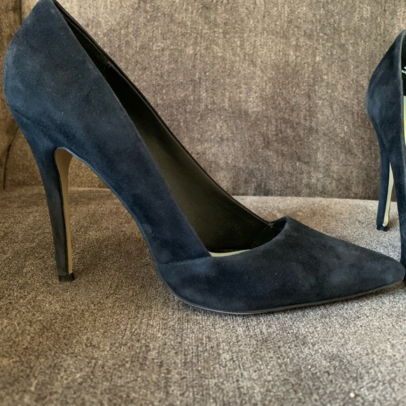 Kate & Mel Black Suede Heels - Picture 2 of 8
